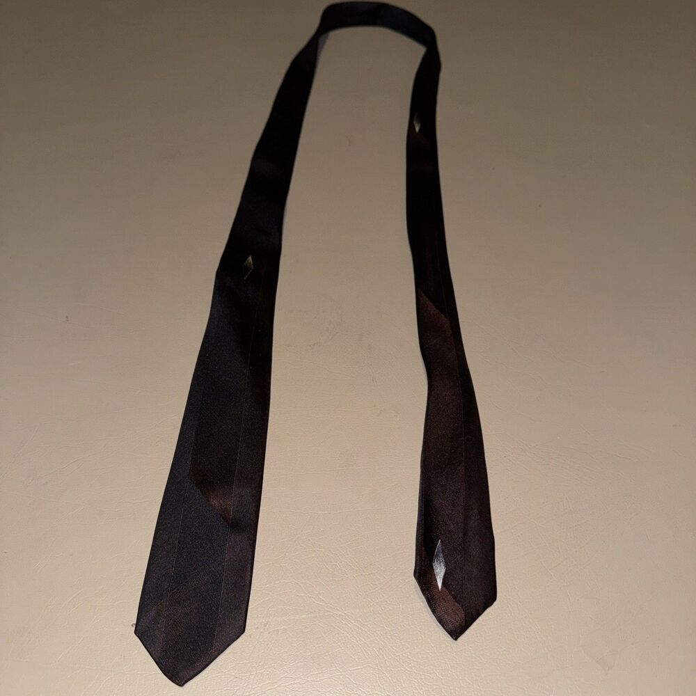 The Crescent Men’s Tie Maroon